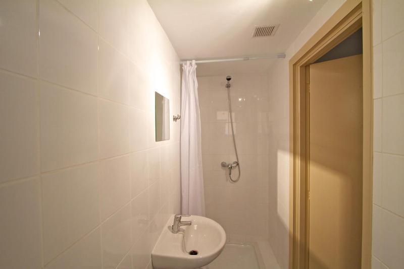 Hostal Paris Port de Pollenca Bilik gambar