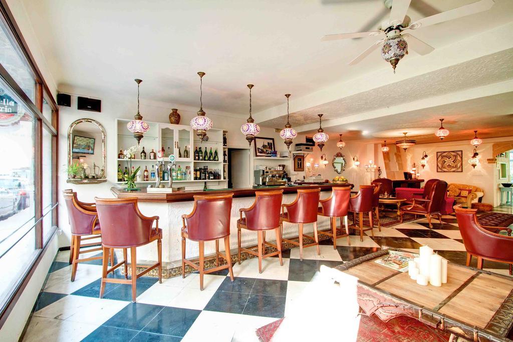 Hostal Paris Port de Pollenca Luaran gambar